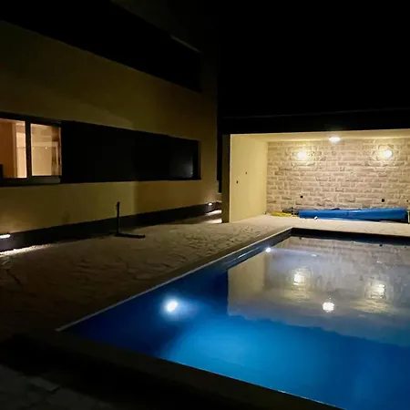 Geschmacksvolle Mit Pool Nur 60 M Vom Fuer Bis 5 Personen