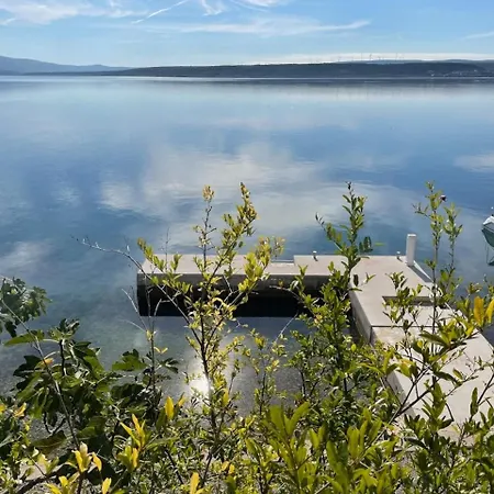 Mit Beheiztem Pool, 60 M Vom * Maslenica
