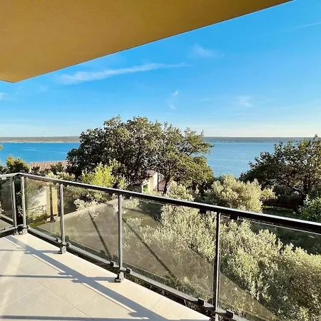 Mit Beheiztem Pool, 60 M Vom Apartament *