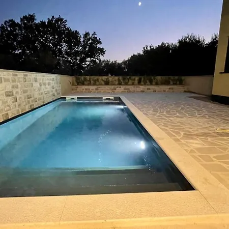 Apartament Mit Beheiztem Pool, 60 M Vom *